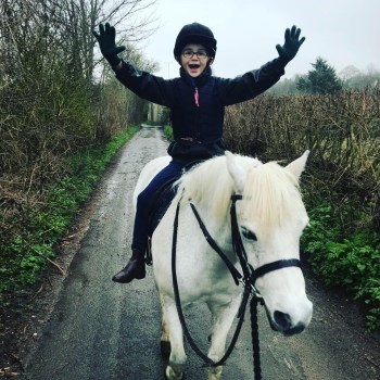 A pony ride on Cobweb